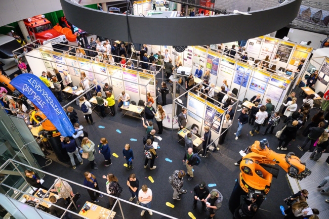 zf_SvenZacek_250408_096